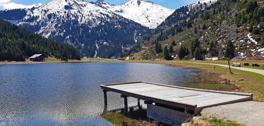 Sparkling Lakes Near Méribel